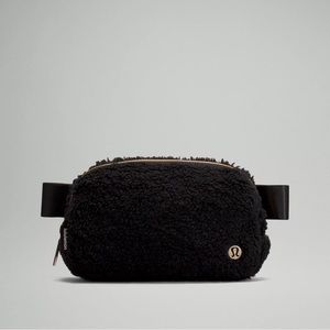 Lululemon Everywhere Fleece Belt Bag